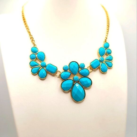 Statement piece, Faux Turquoise goldtone necklace - Picture 2 of 6